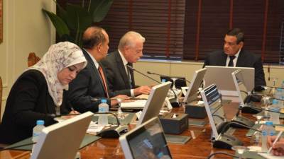 آمنة يلتقي محافظ جنوب سيناء لمتابعة آخر المستجدات في تنفيذ المشروعات التنموية