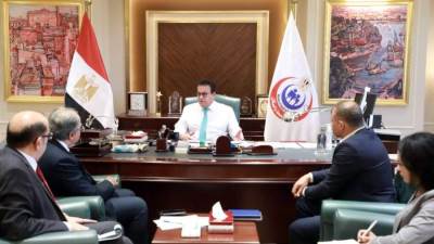 وزير الصحة يلتقي الرئيس التنفيذي لشركة «ميديكاست» الأسترالية لبحث الفرص الاستثمارية