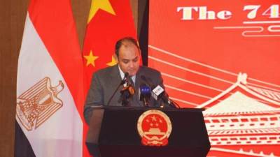 وزير التجارة والصناعة يشارك في الاحتفال بالذكرى الـ74 لقيام الصين الشعبية