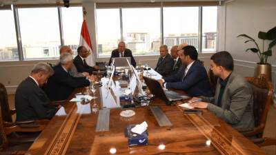 وزير الإسكان: لدينا فرصة ذهبية للمنافسة فى إنتاج مكونات مشروعات المياه والصرف