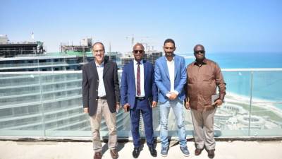 "الإسكان": مستشار نائب رئيس جمهورية جنوب إفريقيا يزور العلمين الجديدة.. ويتفقد معالمها