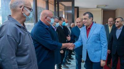 وزير الدولة للإنتاج الحربى يتفقد شركة حلوان للمسبوكات