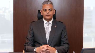 علاء الزهيري: أقساط إعادة التأمين بالدولار تحدي كبير ويحتاج حلول سريعة