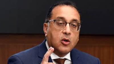 رئيس الوزراء يتفقد مشروع محطة تحلية مياه البحر بطابا