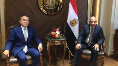 وزير قطاع الأعمال يؤكد اهتمام الحكومة بتنمية علاقاتها التجارية والاستثمارية مع الصين