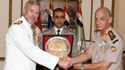 وزير الدفاع والإنتاج الحربي يلتقي رئيس اللجنة العسكرية لحلف شمال الأطلسي