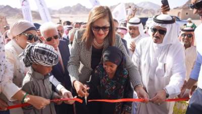 وزيرة التخطيط ومحافظ جنوب سيناء يفتتحان أعمال تطوير التجمع البدوي "منحر الناقة"