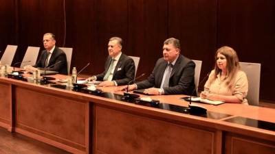 مباحثات مصرية بريطانية لزيادة عدد رحلات الطيران بين البلدين