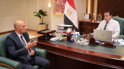 وزير الصحة يستقبل سفير مصر لدى دولة جيبوتي