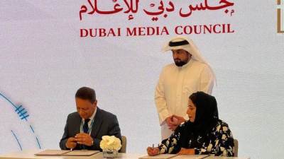 رئيس الأعلى للإعلام يوقِّع مذكرة تفاهم مع مجلس دبي للإعلام