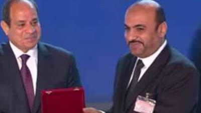 الرئيس السيسي يكرم عددا من العلماء والأئمة والقراء خلال احتفالية المولد