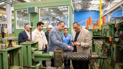 "وزير الإنتاج الحربى" يواصل الزيارات المفاجئة لشركات الإنتاج الحربي ويتفقد حلوان للصناعات غير الحديدية