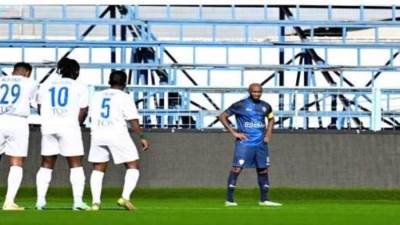 طاقم تحكيم مباراة الزمالك وأرتا سولار يصل القاهرة اليوم