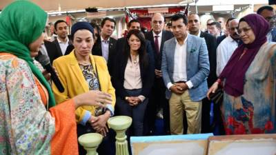 وزير الرياضة يفتتح معرض" بيزنس يا شباب " للحرف والصناعات الصغيرة