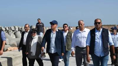 الدكتور سويلم يتفقد مشروعات حماية الشواطئ بمدينة الإسكندرية
