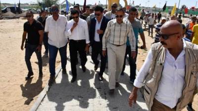 وزير الرياضة يشهد أنشطة شبابية ويطلق شعلة أولمبياد الطفل بشاطئ الشيخ زويد