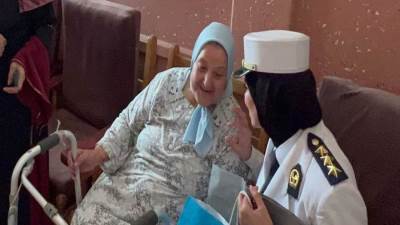الداخلية تطلق مبادرة "رد الجميل" وتنظم زيارات لكبار السن بدور الرعاية والمستشفيات