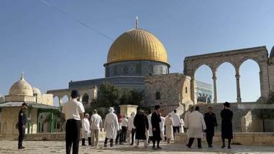 مستوطنون إسرائيليون يقتحمون "الأقصى" بحماية شرطة الاحتلال في ثالث أيام "عيد العرش"