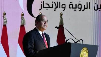 الرئيس السيسي يطلب الوقوف دقيقة حداد على أرواح شهداء الوطن