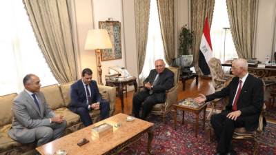 وزير الخارجية يبحث مع رئيس الوطنية للانتخابات الاستعدادات لانتخابات الرئاسة