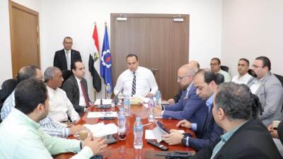 رئيس الرعاية الصحية يتفقد التشغيل التجريبي لمجمع السويس الطبي