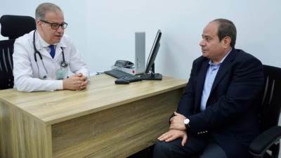 المرشح الرئاسي عبدالفتاح السيسي يجري الكشف الطبي اللازم لاستكمال إجراءات ترشحه