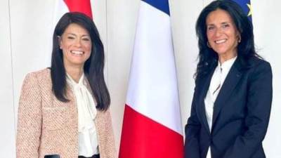المشاط تلتقي وزيرة الدولة للتعاون الإنمائي بفرنسا لتعزيز العلاقات الاقتصادية