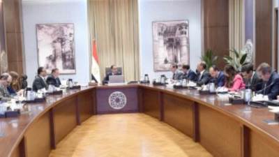 رئيس الوزراء يتابع موقف توفير الاحتياجات من المواد البترولية