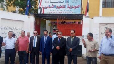 رئيس النوبارية الجديدة يتفقد عدداً من المدارس للاطمئنان على سير العام الدراسى