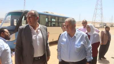 "الإسكان": بحث إعادة تخطيط محاور الخدمات ومستويات الإسكان بالعاشر من رمضان