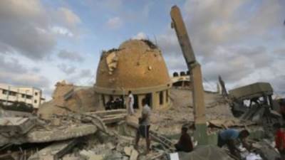 إخلاء مقر الأونروا فى غزة بعد تعرضه لأضرار جسيمة بسبب غارات إسرائيل