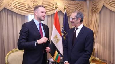 عمرو طلعت يبحث مع وزير خارجية ليتوانيا تعزيز التعاون فى مجالات الاتصالات