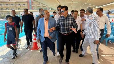 وزير الشباب والرياضة يتفقد نادي الرياضات البحرية بالغردقة
