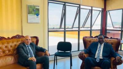 سويلم يصل للعاصمة الأوغندية ويلتقي وزير المياه والبيئة بجمهورية أوغندا