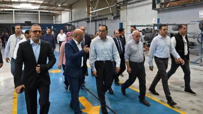 رئيس الوزراء يتفقد توسعات مصنع "بيراميدز" لتصنيع إطارات السيارات