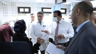 وزير الصحة يتفقد مستشفى صيدناوي للتأمين الصحي بوسط القاهرة