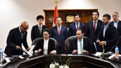 "صبحي" يشهد مراسم توقيع تعاون بين وزارة الشباب والرياضة وشركة دافينج الصينية