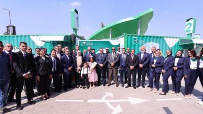 وزير الاتصالات يفتتح أول نموذج من الجيل الجديد لمكاتب البريد