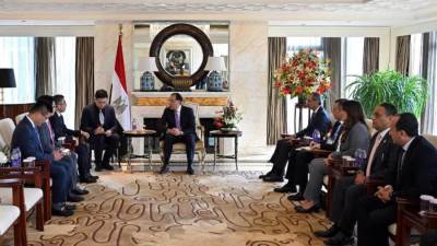 رئيس الوزراء يلتقي رئيس مجلس إدارة شركة "هواوي"