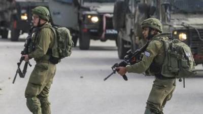 اسرائيل تعتقل 58 فلسطينيًا بالضفة الغربية غالبيتهم عمال من غزة