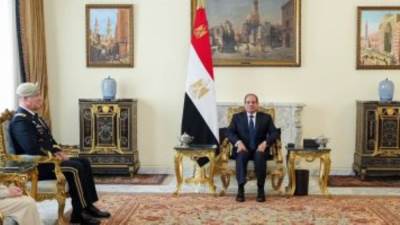 الرئيس السيسى لقائد القيادة المركزية الأمريكية: إيصال المساعدات لغزة أولوية