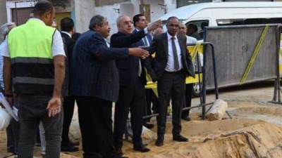 وزير الإسكان يتفقد مشروع تطوير الصرف الصحى بالهضبة العليا والوسطى