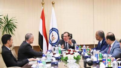 وزير البترول يؤكد محاولة الشركة للتحول التدريجى نحو الاقتصاد الأخضر 