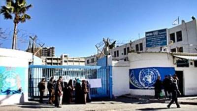 "الأونروا" تعلق خدماتها التعليمية والصحية بسبب القصف الإسرائيلي على غزة