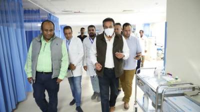 وزير الصحة يتفقد مشروع إنشاء وتطوير مستشفى طهطا العام