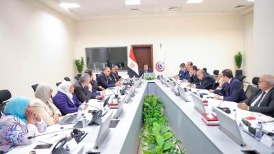 وزير الصحة يوجه بضرورة إجراء دراسة  لإيجاد حوافز تشجيعية للأطباء ذوي التخصصات النادرة