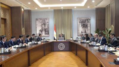 رئيس الوزراء يلتقي رئيس مجموعة "شين شينج كاثاي الدولية"