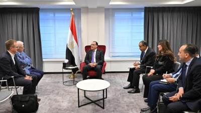 رئيس الوزراء يلتقي الرئيس التنفيذي لشركة "جان دو نُل" البلجيكية