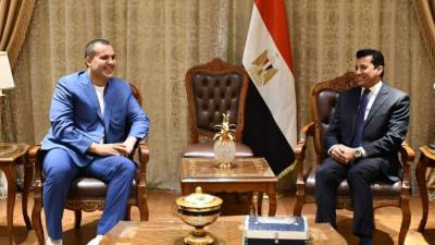 وزير الرياضة يستقبل رئيس الاتحاد الدولى للملاكمة لتبادل الخبرات