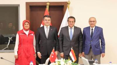 وزير الصحة يستقبل رئيس هيئة الكوارث والسفير التركي لبحث التعاون لإيصال المساعدات الطبية لغزة